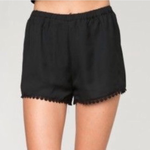 Brandy Melville Pants - Brandy Melville Leticia Shorts Black